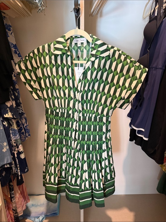 Cara Cara Dresses & Skirts - Cara Cara Green and White Geometric Mini Shirt Dress